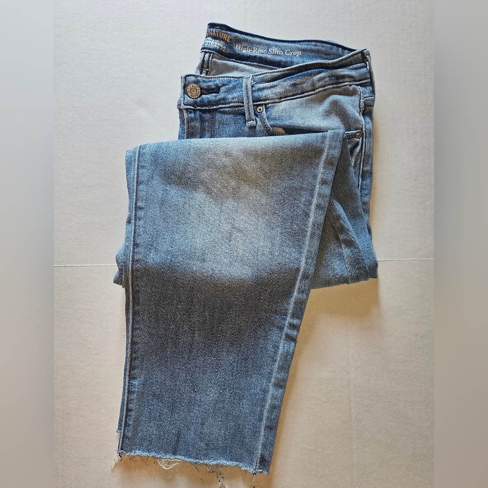 Signature By Levi Strauss High Rise Slim Crop Distressed Jeans